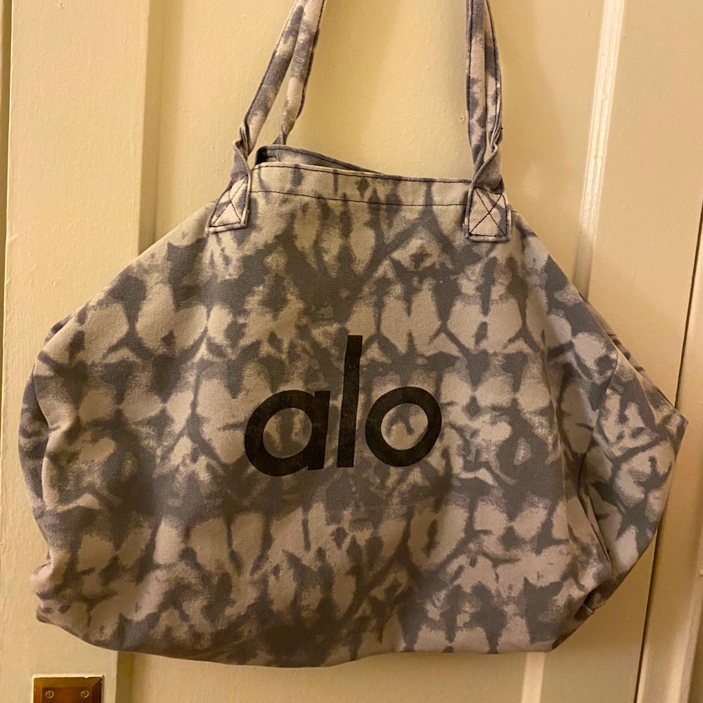 Alo shopper tote